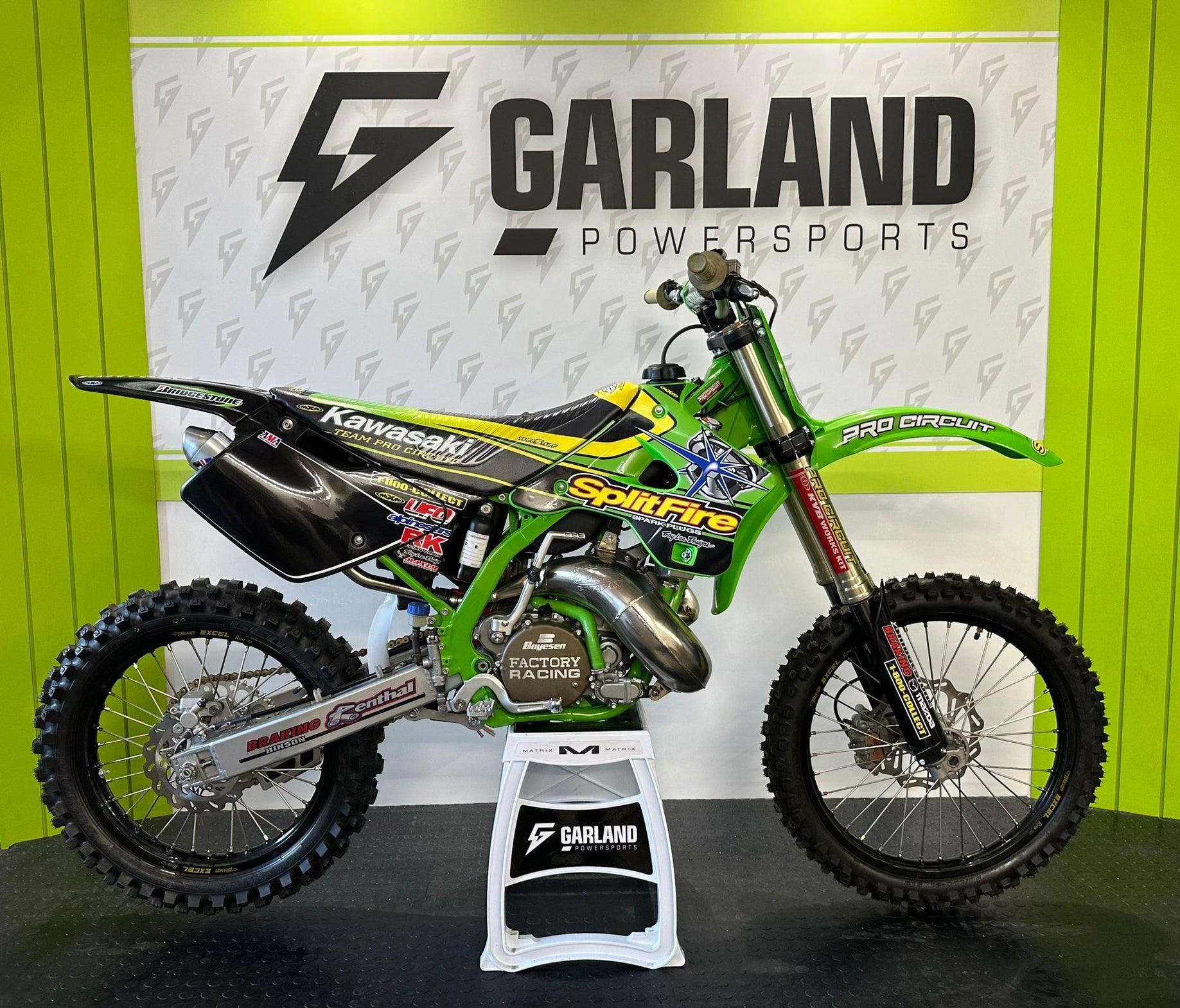 KAWASAKI KX 250 1998, Spitfire graphics, Full FMF exhaust, Many extras - FREE nationwide delivery